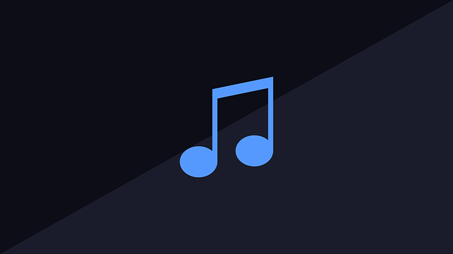 ** Jakie gatunki muzyczne sprawdzą się najlepiej na Silent Disco dla zróżnicowanego wiekowo zespołu?