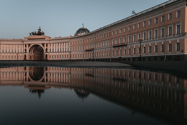 Jak kultura lokalna wpływa na rozwój turystyki w małych miasteczkach?